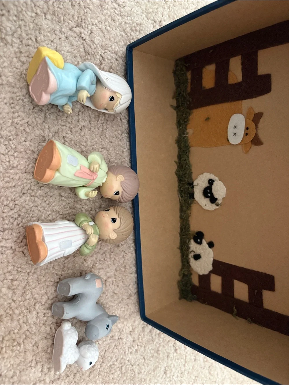 Precious Moments Nativity Plastic Playset As is